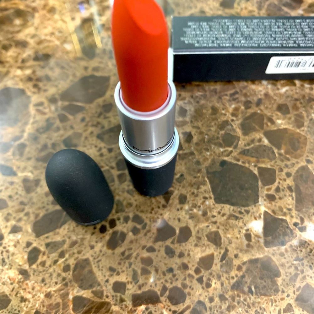 NIB MAC Devoted To Chill